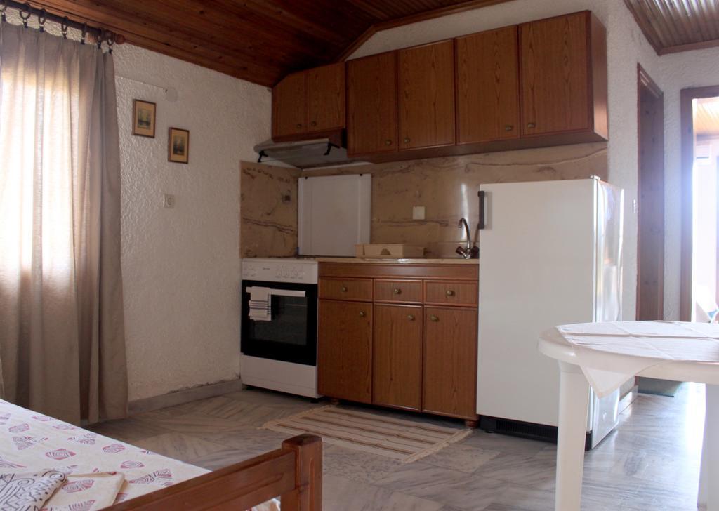 Kehagias Apartments Vrasná Екстериор снимка