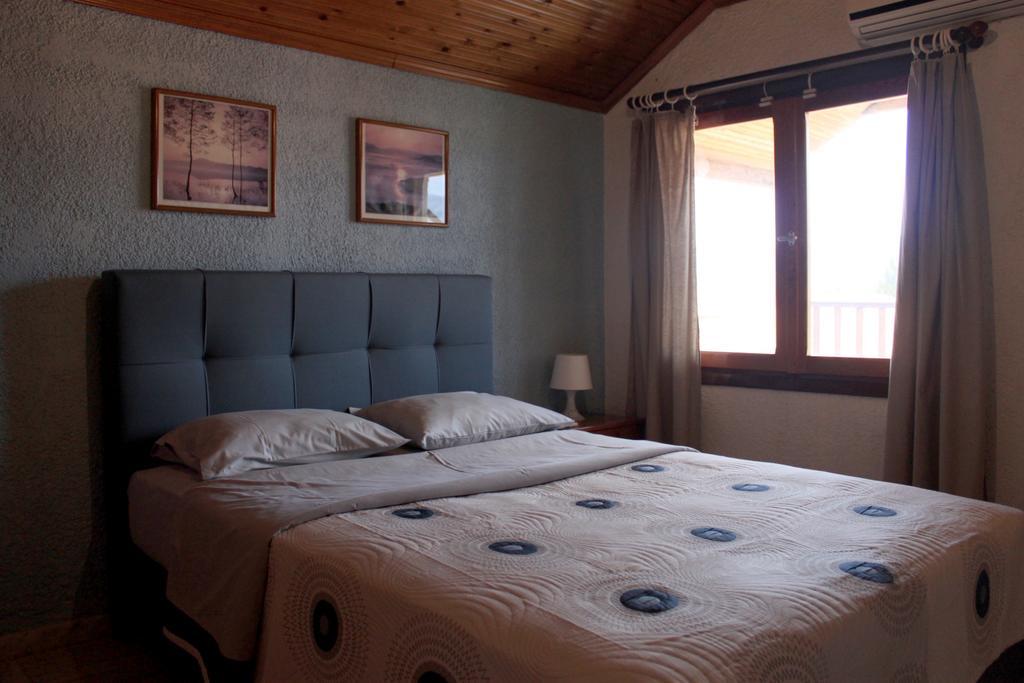 Kehagias Apartments Vrasná Екстериор снимка